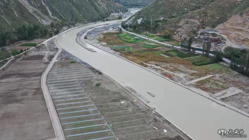 陇南暴雨过后，生机盎然重建新篇